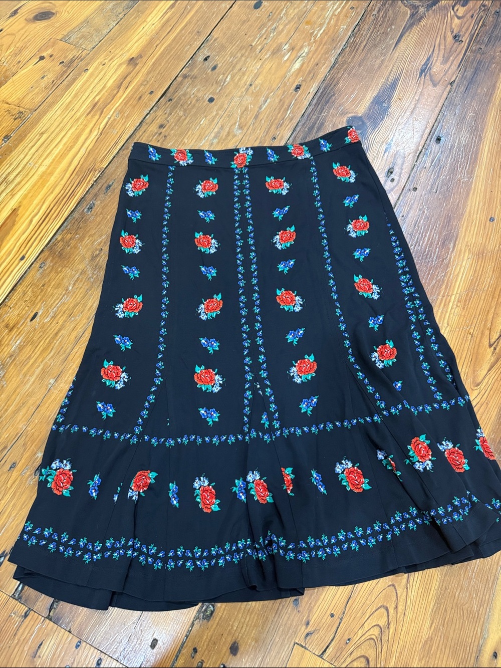 Tory Burch Black Midi Skirt with Red and Blue Floral Size Large